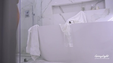 Villámtempóban beleült a mostohakölyke erektált dákójába a csábos anyuska miután meglátta Thumb